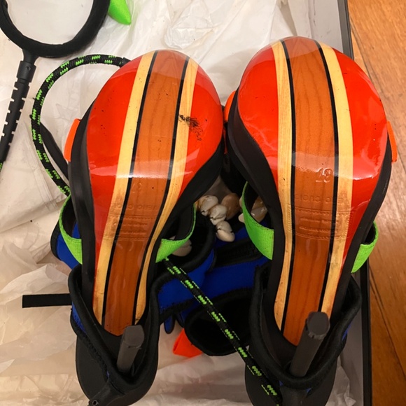 DSQUARED2 Blue and Green Shell Embellished Sandals - Picture 6 of 7